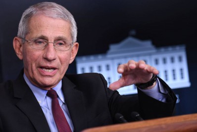 Anthony Fauci diz que não há necessidade de alteração nas vacinas para proteção contra Ômicron