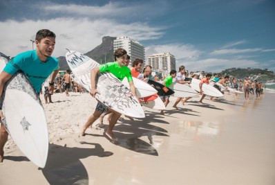 Evento promove disputas de surfe e altinha na Barra