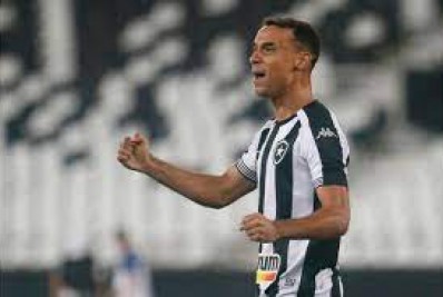 Campeão em 2021 pelo Botafogo, Gilvan é anunciado por clube da Série B