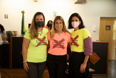 Meriti reúne lideranças e população feminina em palestra contra a violência doméstica
