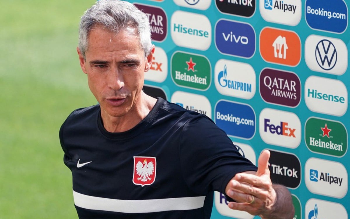 Paulo Sousa, técnico da seleção da Polônia, pode assumir o Flamengo