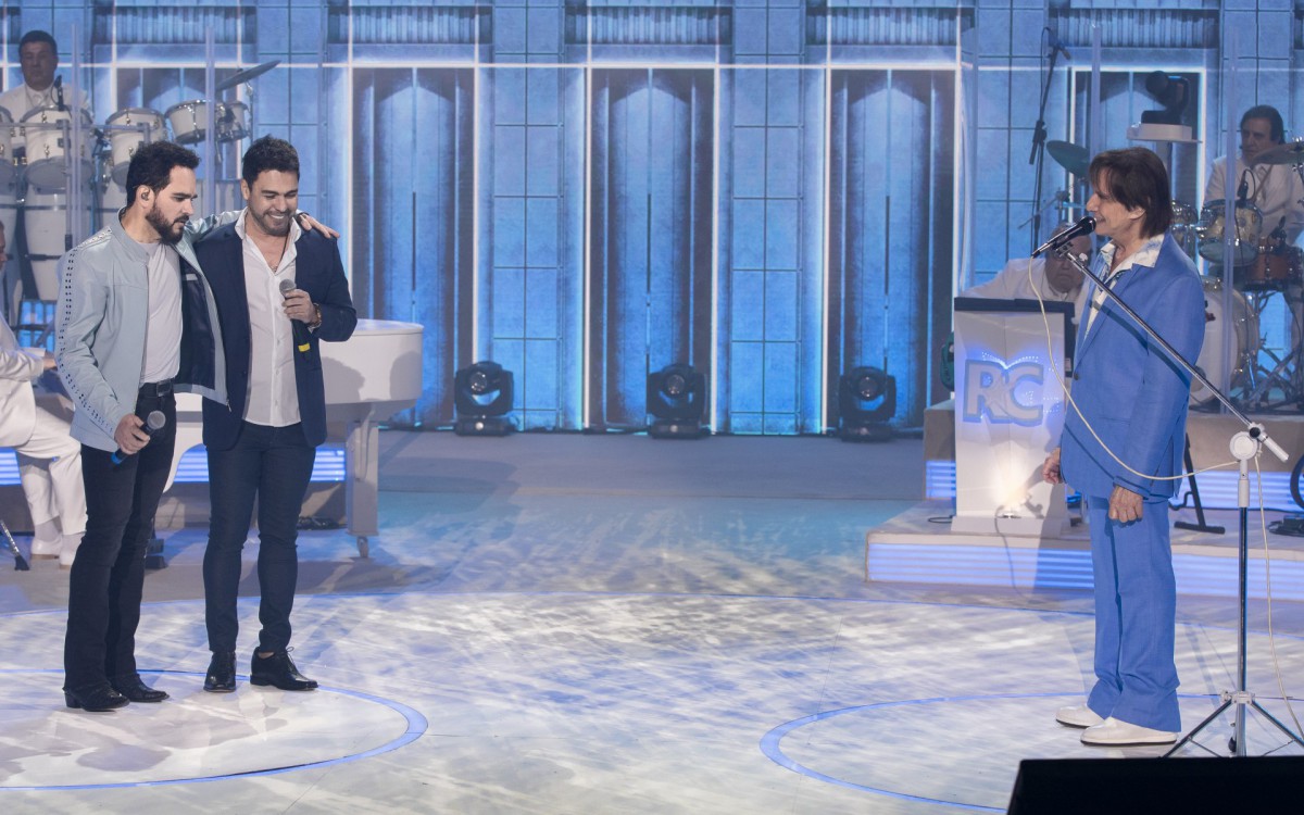 Roberto Carlos se apresenta com a dupla Zezé Di Camargo e Luciano em seu especial de fim de ano - Globo/Fábio Rocha