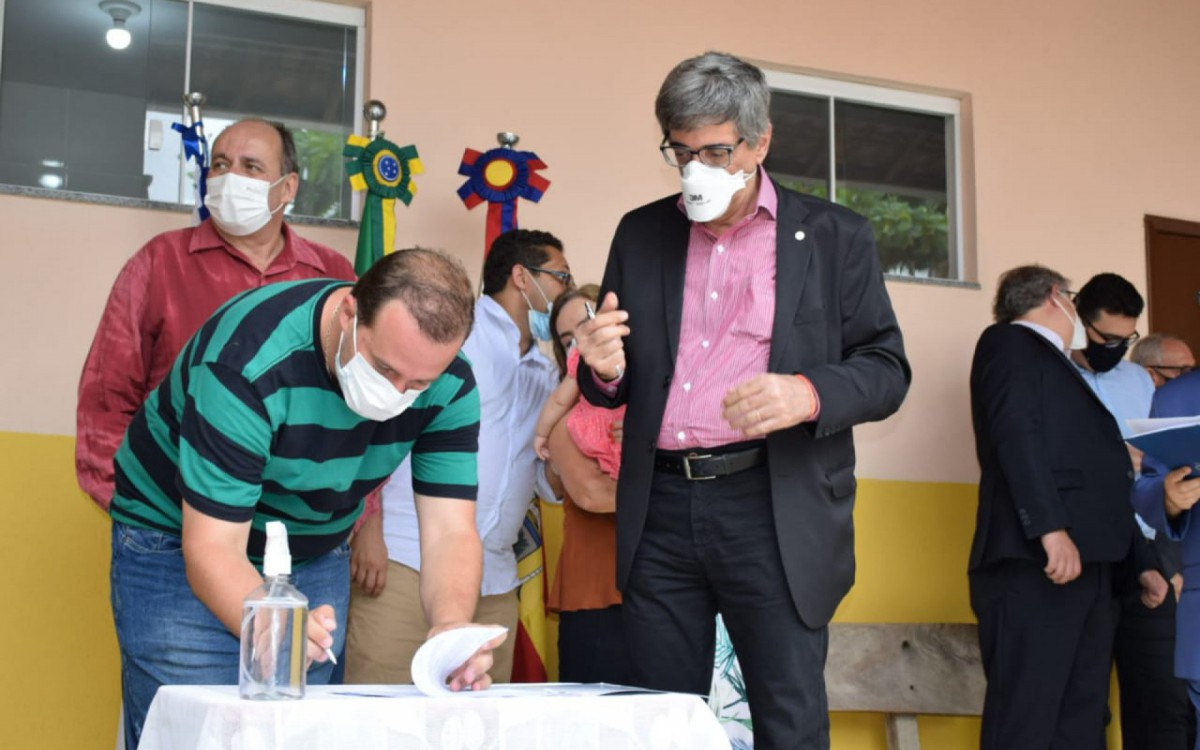 An&uacute;ncios foram feitos ontem (15)