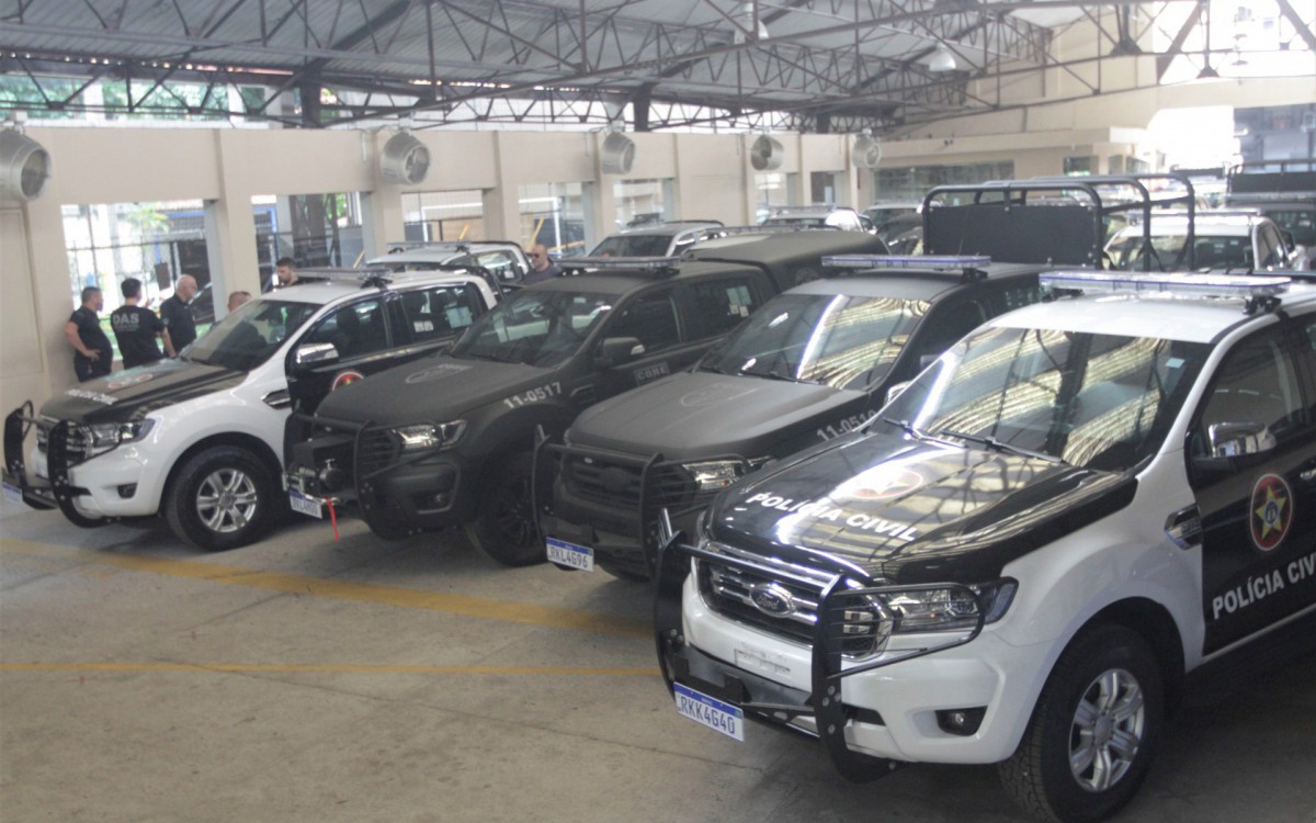 O Governador do Rio Claudio Castro entrgou nesta Quinta Feira (16) 62 viaturas para a Secretaria de Estado de Policia Civil (Sepol).