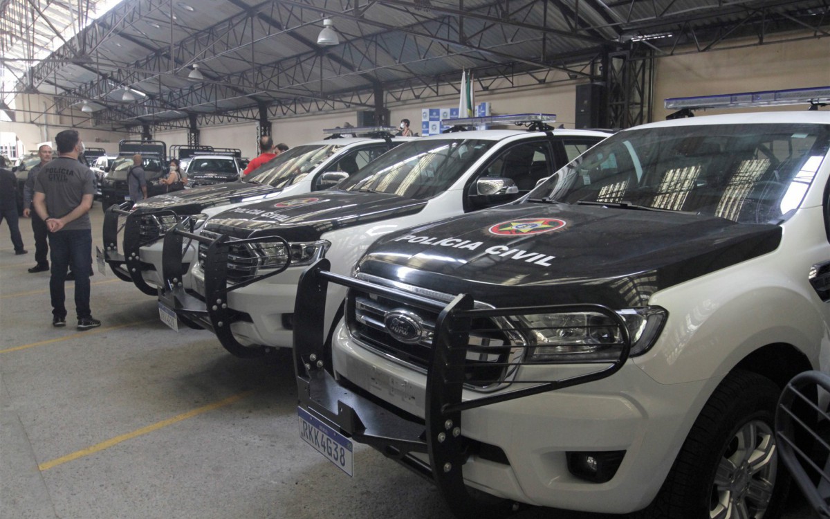 O Governador do Rio Claudio Castro entrgou nesta Quinta Feira (16) 62 viaturas para a Secretaria de Estado de Policia Civil (Sepol).