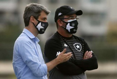 Botafogo elabora proposta para comprar destaque da temporada e adota otimismo