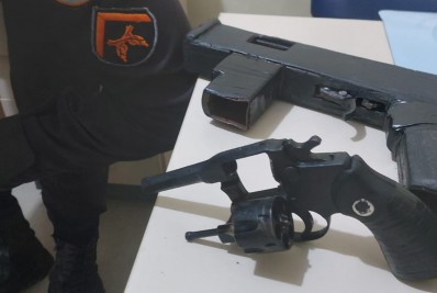 PM apreende réplica de submetralhadora na Ilha Grande