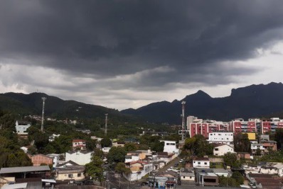 Chove forte na cidade do Rio; município está em estágio de atenção 