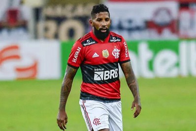 Dirigente do Flamengo afirma que Rodinei, especulado no Fluminense, permanece para 2022