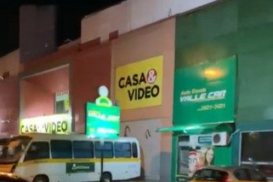 Forte chuva deixa pontos de alagamento em São Pedro da Aldeia