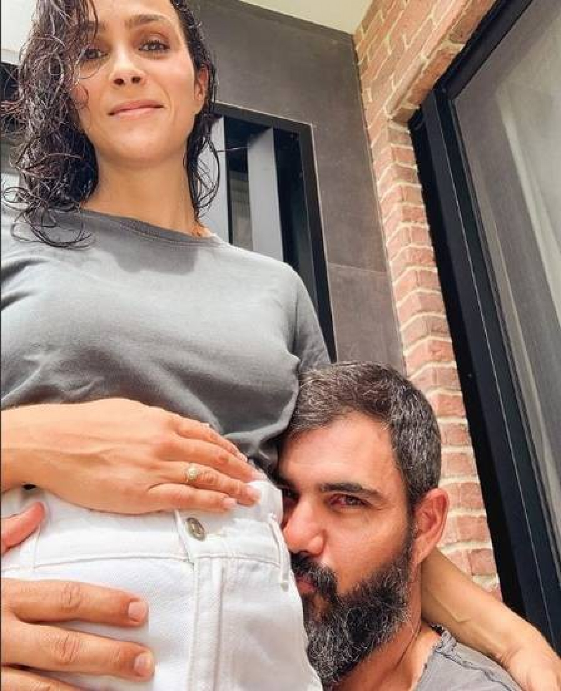 Ator Juliano Cazarré e a esposa, Letícia, anunciam quinta gravidez - Reprodução/Instagram