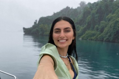 Atriz de 'Verdades Secretas 2' anuncia noivado nas redes sociais