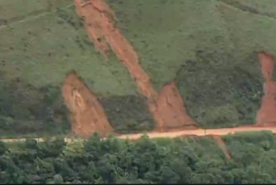 Chuvas causam deslizamentos na RJ 155