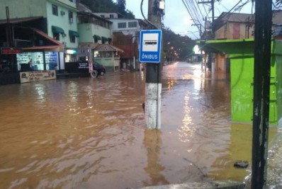Chuvas prejudicam operação de diversas linhas de ônibus em Petrópolis