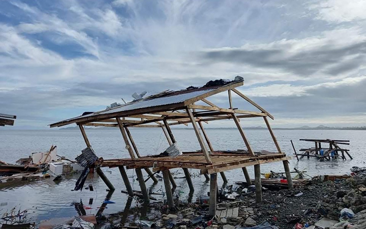 Passagem do tuf&atilde;o Rai deixa pelo menos 109 mortos nas Filipinas