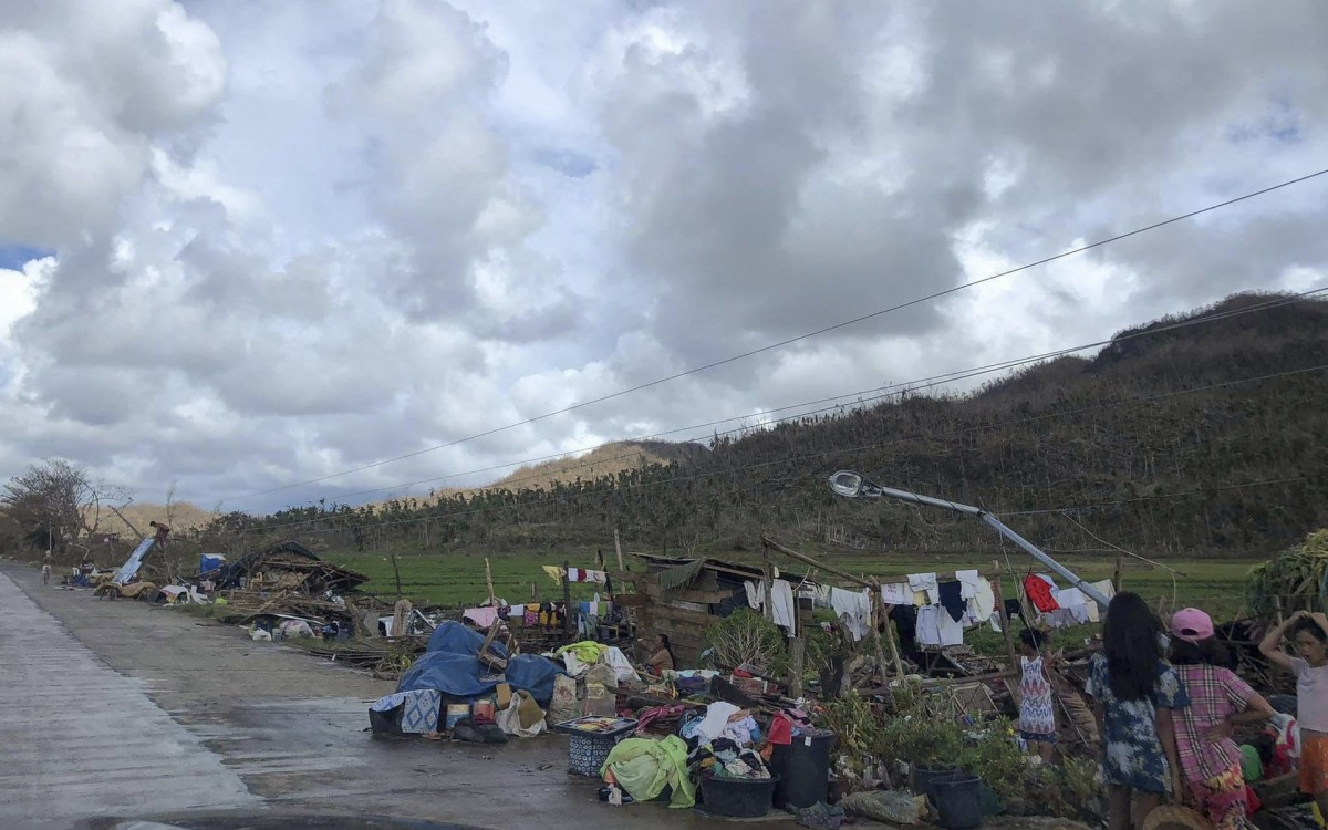 Passagem do tuf&atilde;o Rai deixa pelo menos 109 mortos nas Filipinas