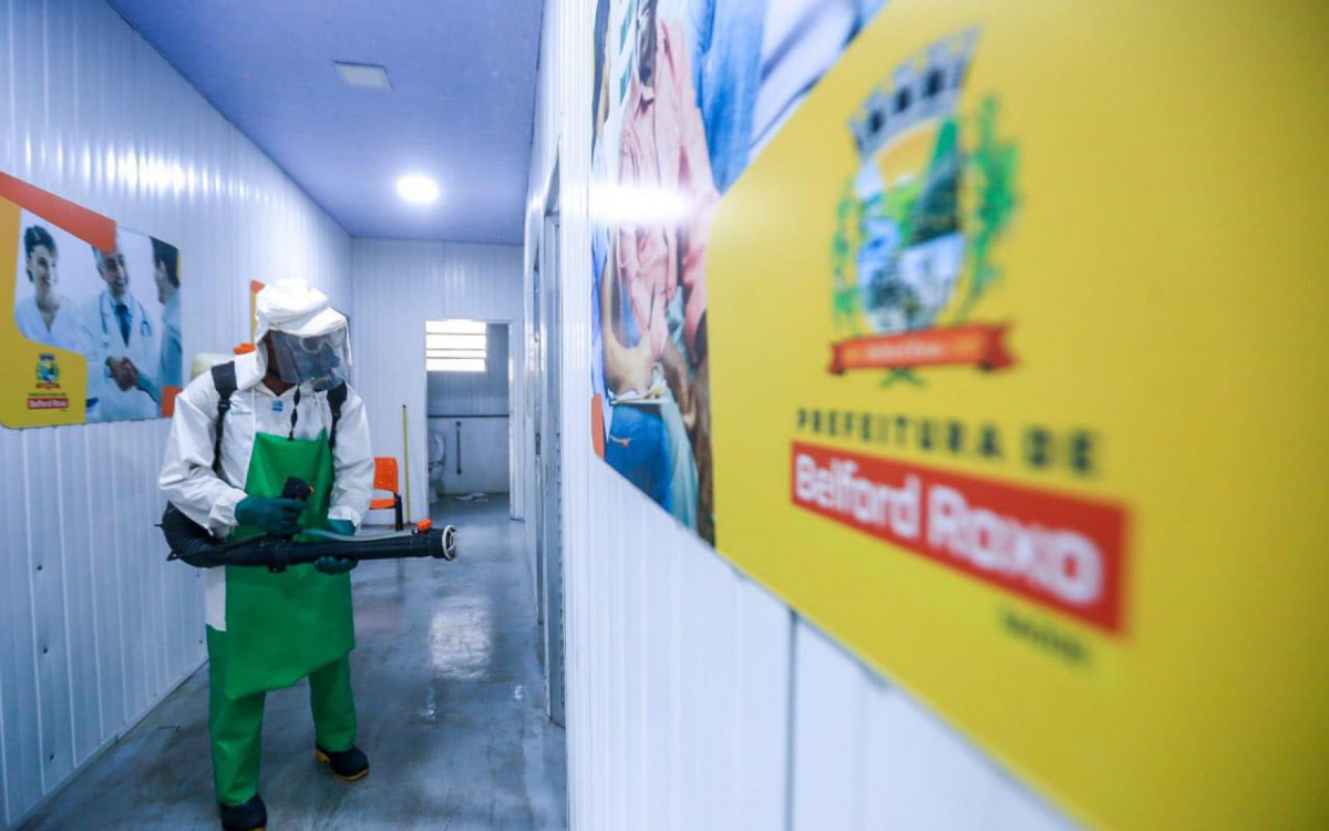 Sanitiza&ccedil;&atilde;o &eacute; o processo de redu&ccedil;&atilde;o de bact&eacute;rias e micro-organismos at&eacute; um n&iacute;vel considerado seguro pelos &oacute;rg&atilde;os de sa&uacute;de p&uacute;blica