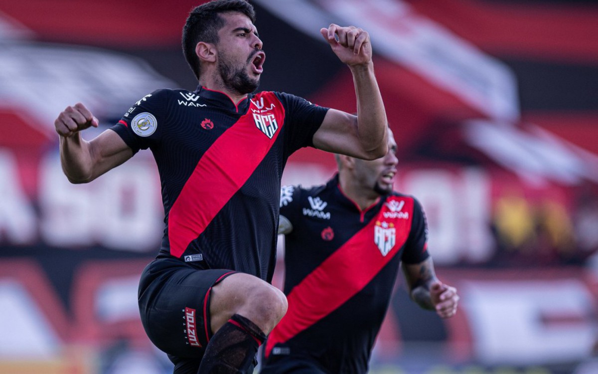 Z&eacute; Roberto, atacante do Atl&eacute;tico-GO