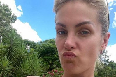 De férias, Ana Hickmann sofre acidente doméstico
