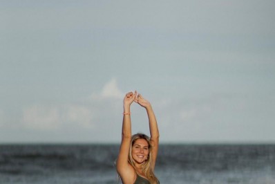 Filha de Renato Gaúcho posa na praia e recebe elogios: 'Maravilhosa'