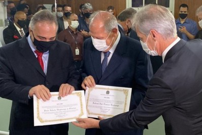 Prefeito de Petrópolis sugere reunião do secretariado na véspera de Natal