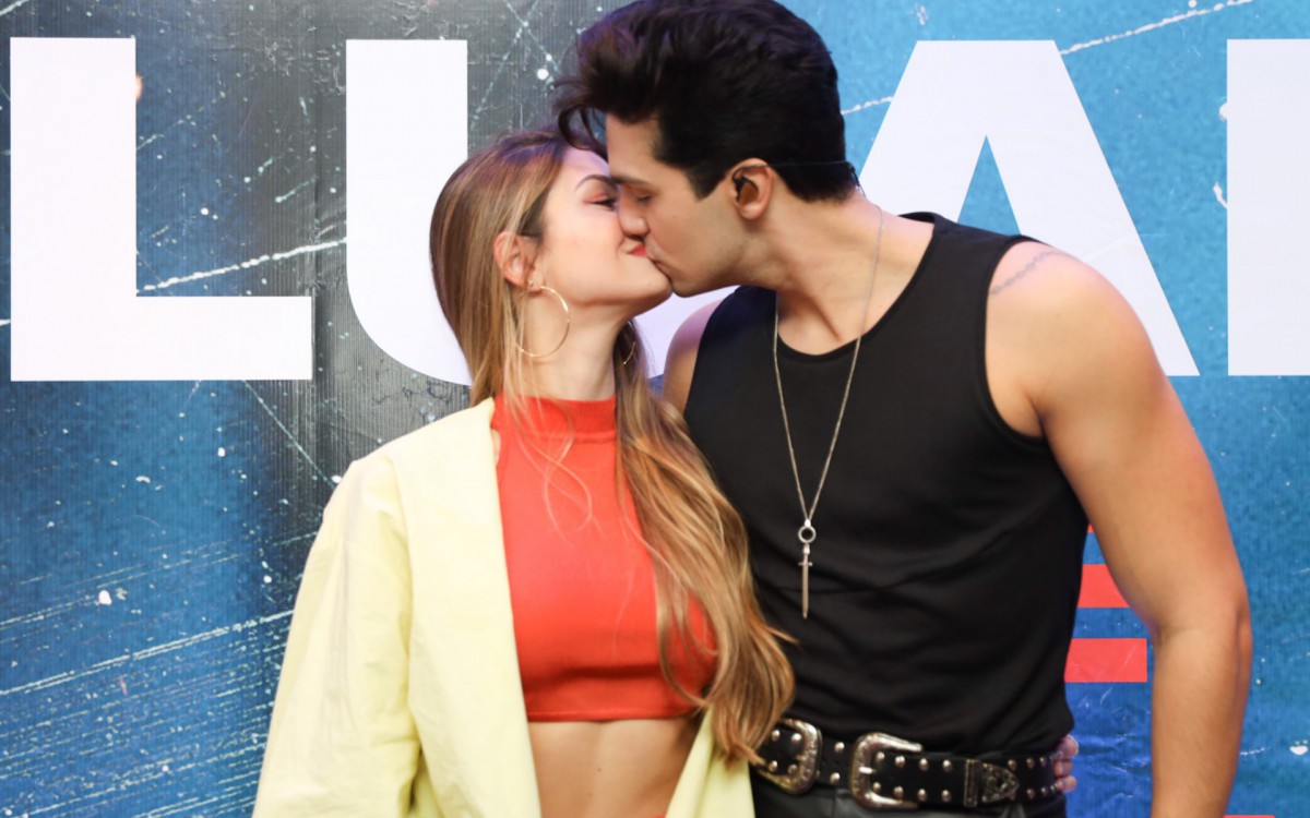  Luan Santana e a namorada, Izabela Cunha - Agnews