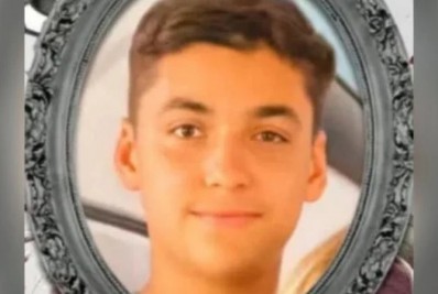 Adolescente morre após levar choque ao usar celular carregando 