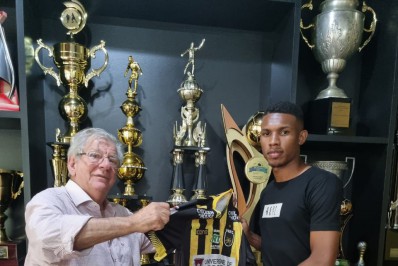 Voltaço anuncia contratação do atacante Lelê