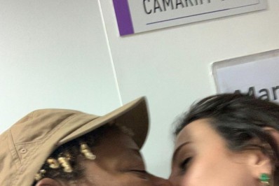 Discreta, Mart'nália surpreende ao se declarar para a namorada em rede social