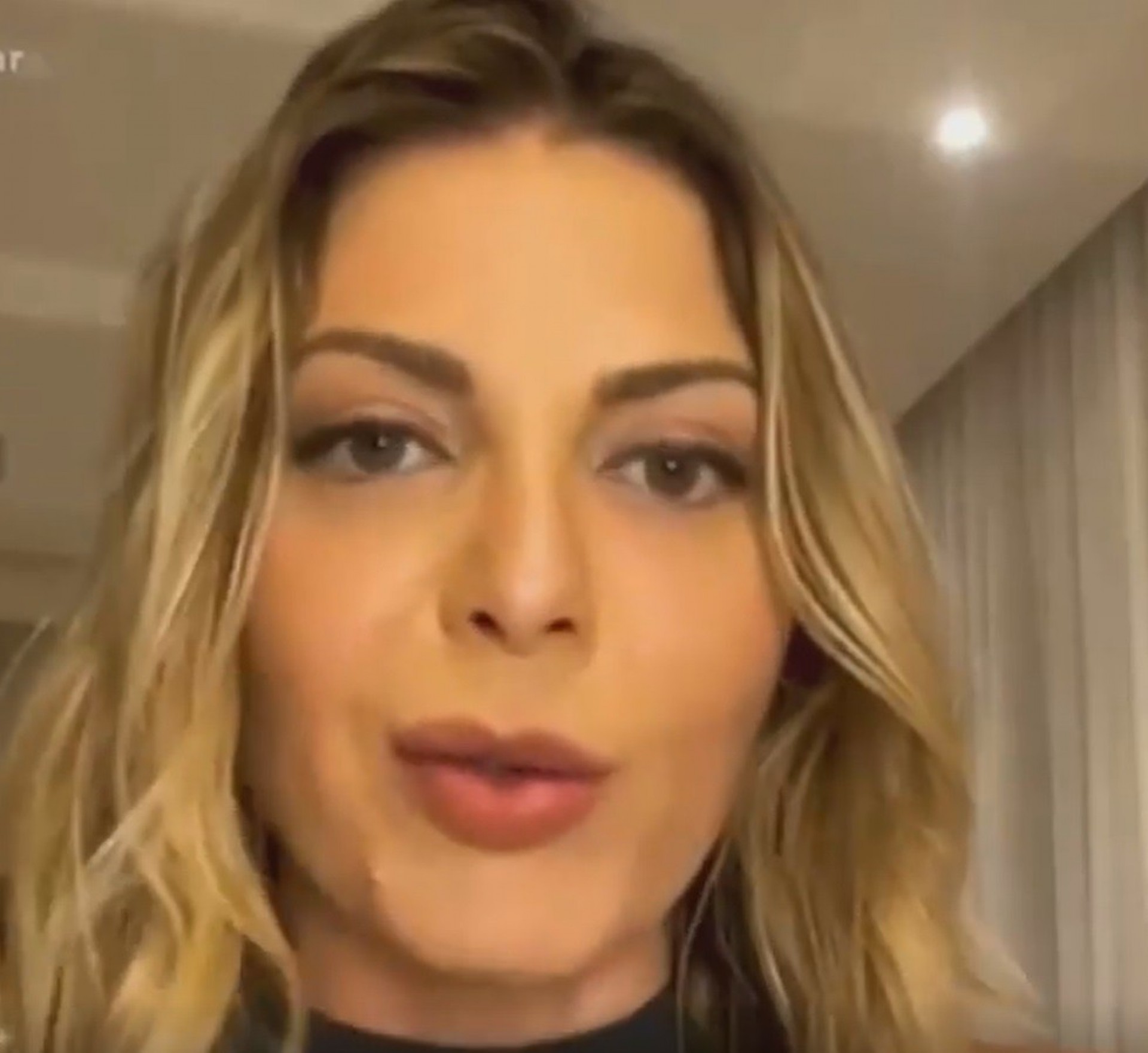 Sheila Mello - reprodução de vídeo