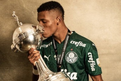 Jogador do Palmeiras pede desculpas por utilizar termo homofóbico em provocação a rival