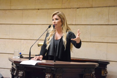 Verônica Costa é a vereadora com mais faltas na Câmara em 2021