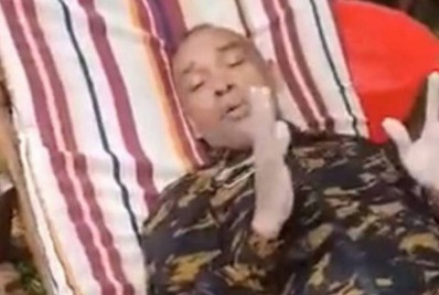 Ministro de Madagascar nada por 12 horas após helicóptero cair no mar