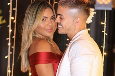 Tays Reis anuncia que está grávida de Biel: 'Muito amor'