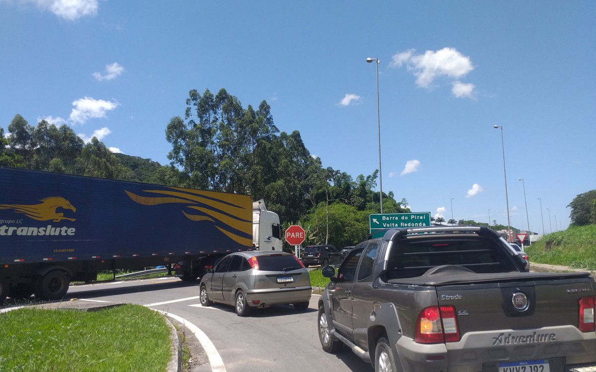 Tr&acirc;nsito apresenta lentid&atilde;o por volta das 13h20