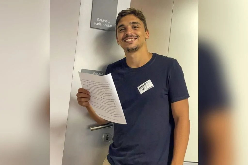 Bolsonaro e Queiroga são processados por servidor após ameaças à Anvisa