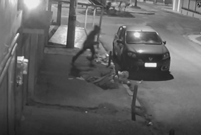 Vídeo mostra suspeito de matar Léo Mídia correndo em rua próximo à casa da vítima