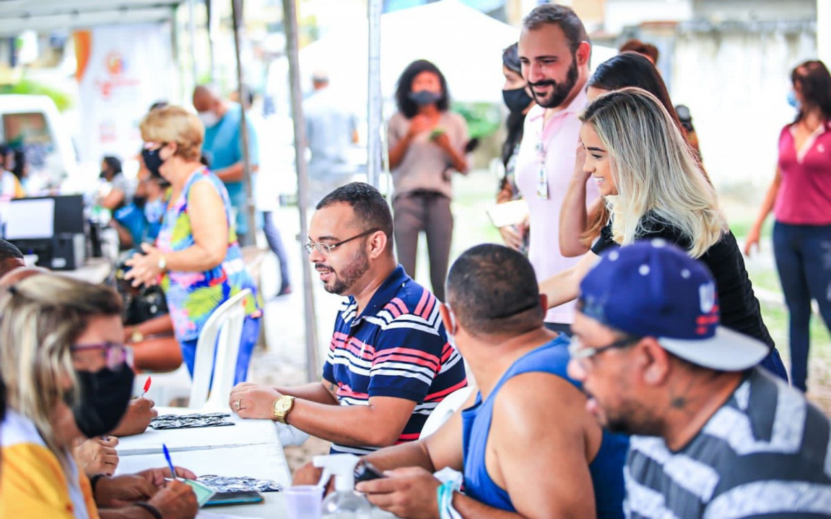 A secret&aacute;ria Brenda Carneiro percorreu todos os setores das a&ccedil;&otilde;es sociais