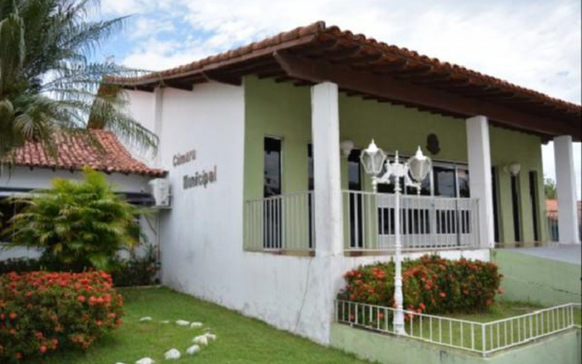 PL criando 14 secretarias adjuntas chegou às pressas na terça-feira e na quinta já foi votado e aprovado. 