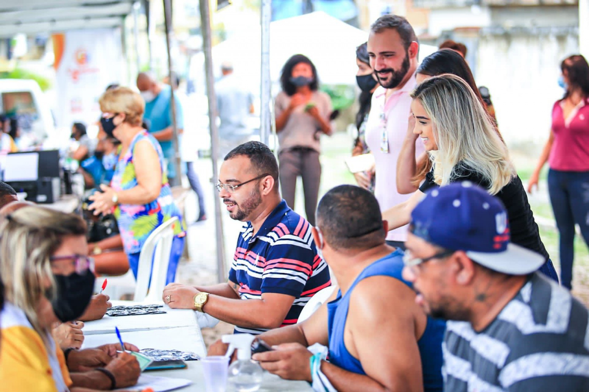 A secret&aacute;ria Brenda Carneiro percorreu todos os setores das a&ccedil;&otilde;es sociais - Rafael Barreto / PMBR