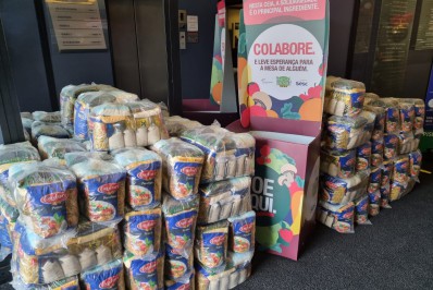 Sincomércio e Mesa Brasil entregam 140 cestas para famílias friburguenses em situação de vulnerabilidade