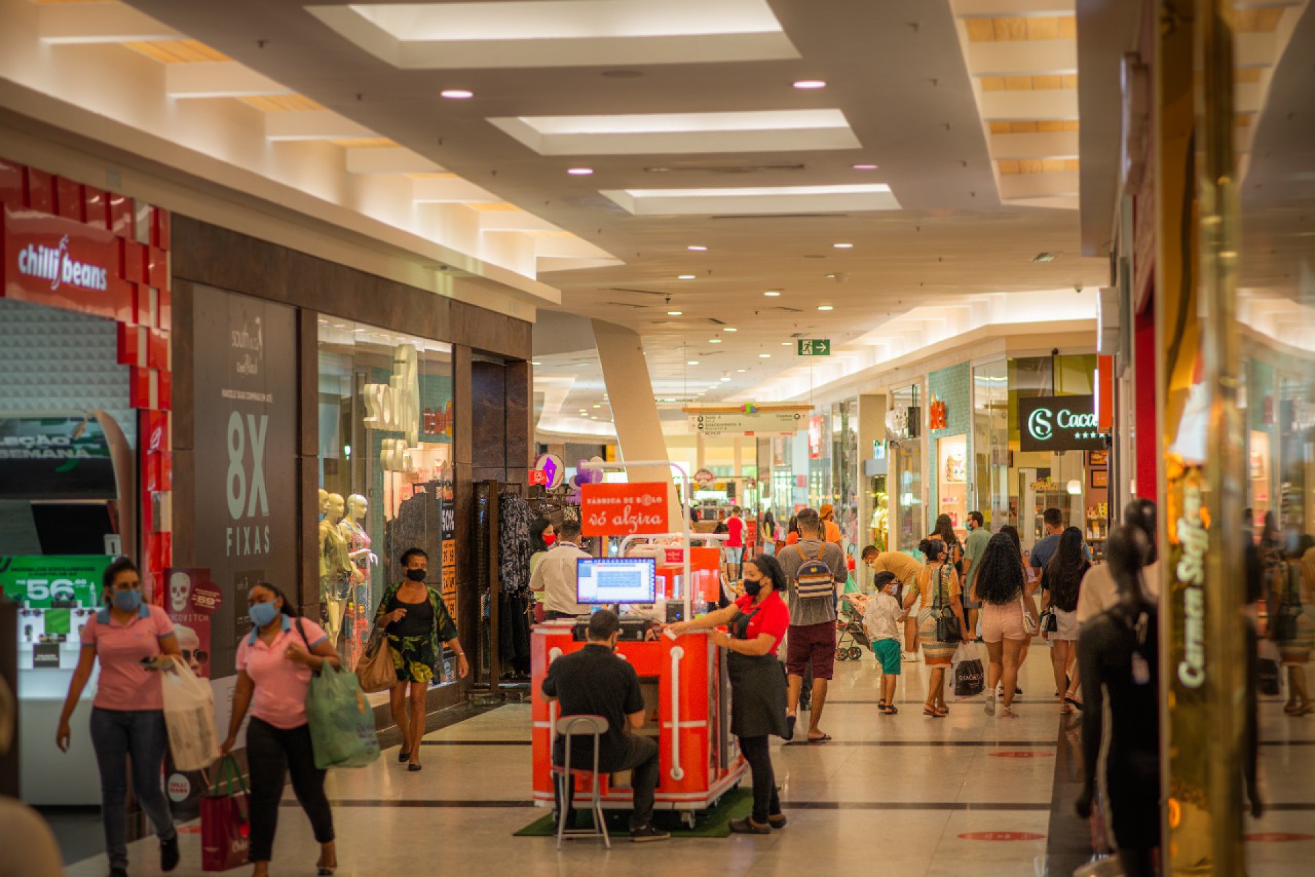 Movimento no Shopping Park Lagos no dia 22/12 - Shopping Park Lagos