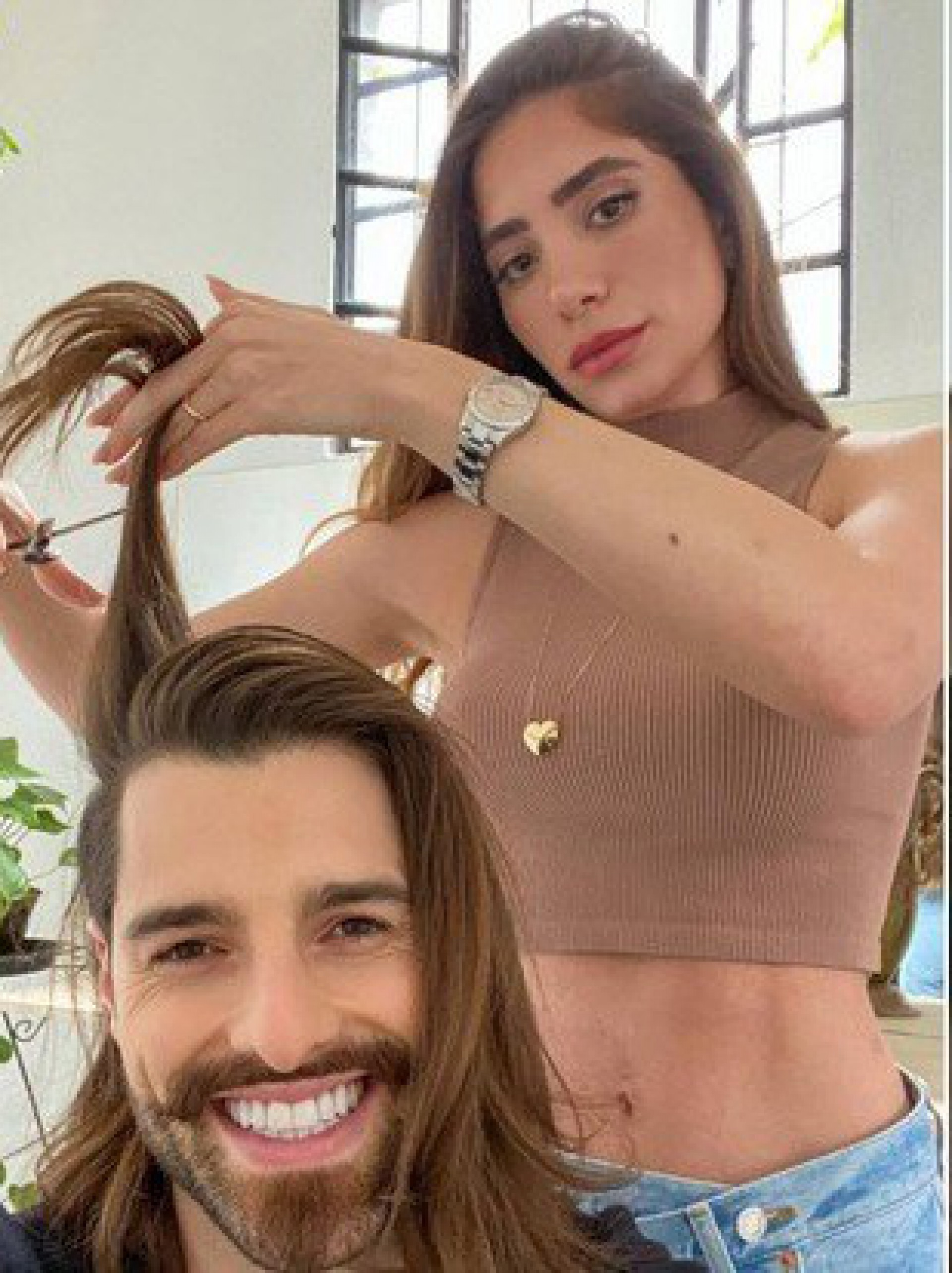 Alok e Romana Novais presenteiam menina com câncer - reprodução do instagram