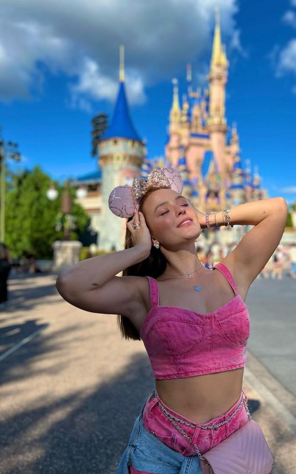 Lasrissa Manoela se diverte na Disney