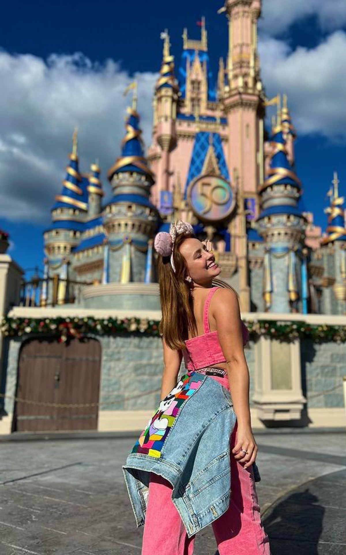 Lasrissa Manoela se diverte na Disney