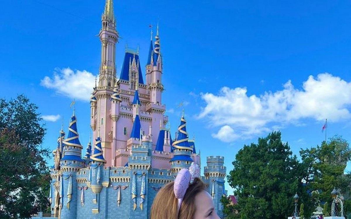 Lasrissa Manoela se diverte na Disney