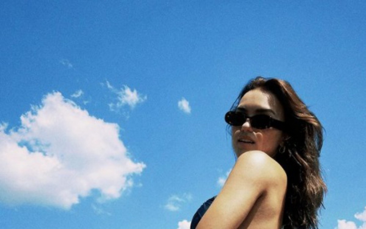 Rafa Kalimann esbanja boa forma em cliques de biqu&iacute;ni