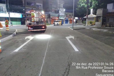 Ruas de Bacaxá recebem sinalização viária
