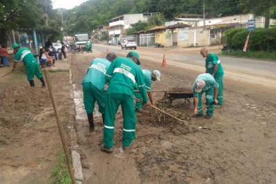 Em resposta às chuvas, Comdep faz mutirão de limpeza na Posse