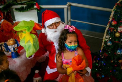 Três mil presentes de Natal são entregues a alunos de Mesquita